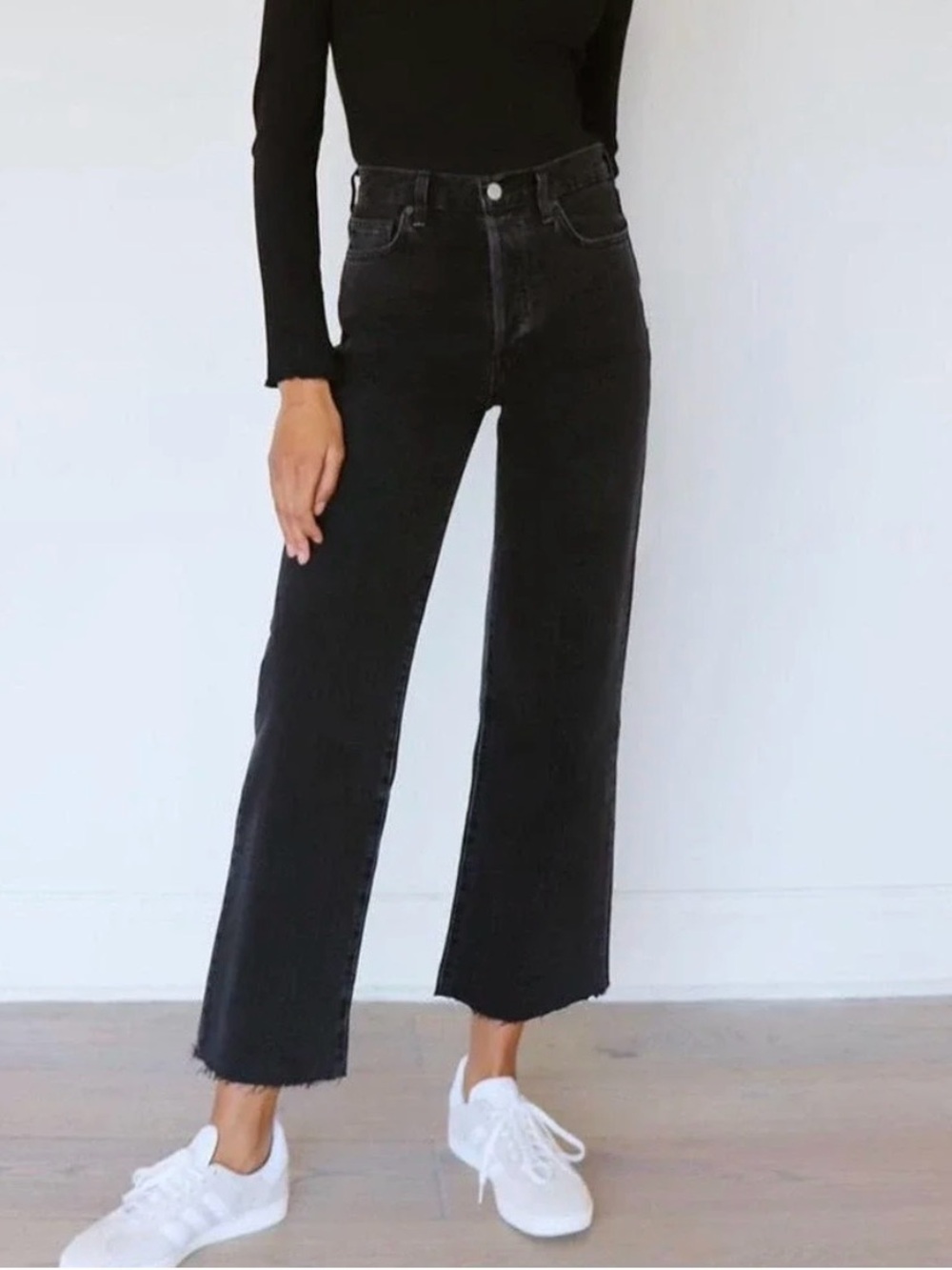Denim Forum Black Cropped Wide-Leg Jeans with Raw Hem